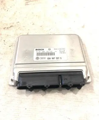 Audi A4 S4 B5 8D Engine control unit/module 8D0907557S 26SA4561 0261204182