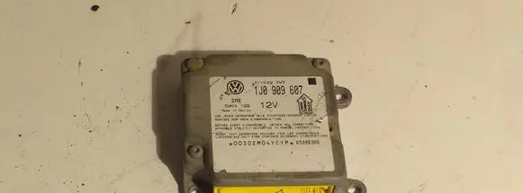 Volkswagen PASSAT B5 Airbag control unit/module 1J0909607