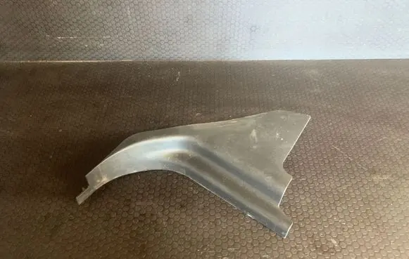 Foot area side trim