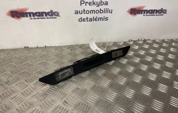 Audi Q7 4L Trunk door license plate light bar 