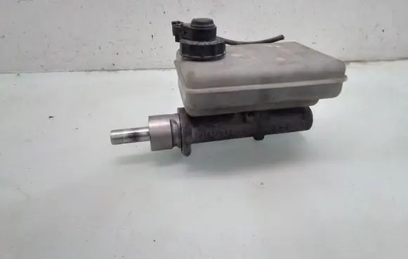 Iveco Daily 35.8 - 9 Master brake cylinder 21021999