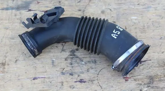 Audi A5 8T 8F Air intake hose/pipe 059129627L