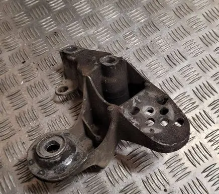 Volkswagen PASSAT B5 Engine mounting bracket 4B0199351B