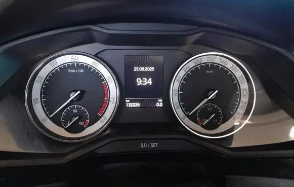 Skoda Superb B5 (3U) Speedometer (instrument cluster) 3V0920710A