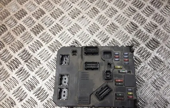 Peugeot Partner Fuse module A2C53172124