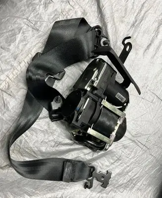 Volvo XC90 Front seatbelt 39844552