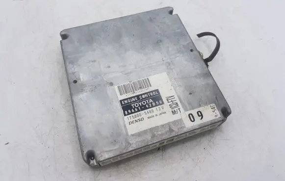 Toyota RAV 4 (XA20) Engine control unit/module 8966142B50 1758005480