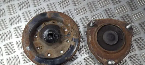 Toyota RAV 4 (XA20) Coil spring mount 