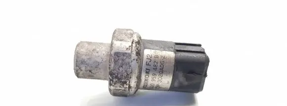 Volkswagen PASSAT B5.5 Air conditioning (A/C) pressure sensor 8D0959482B