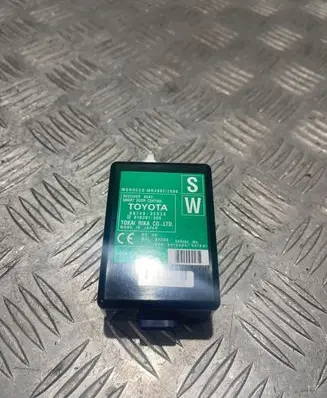 Toyota Avensis T270 Door control unit/module 8974005030