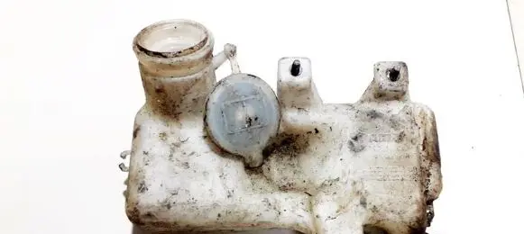 Windshield washer fluid reservoir/tank