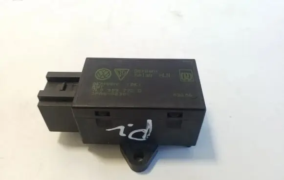 Volkswagen Touareg I Seat heating relay 7L0959772