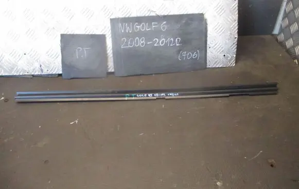 Volkswagen Golf VI Trim molding 