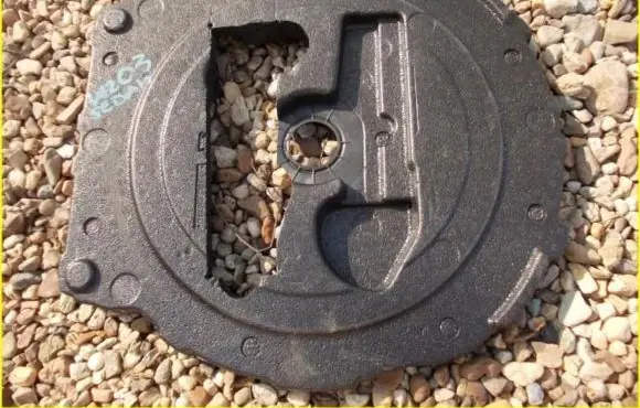 Mercedes-Benz C W203 Spare wheel mounting bracket 