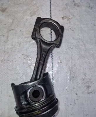 Jeep Cherokee XJ Piston with connecting rod 2008f