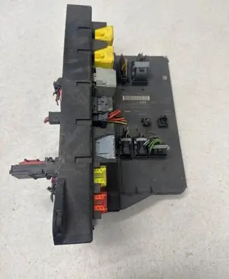 Mercedes-Benz Sprinter W906 Fuse module A9069006303 A9069024301 A9069017501