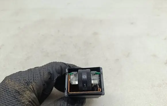 Audi A6 Allroad C6 Seat heating switch 4E0963563A 8E0963563