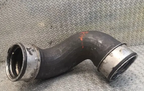 Mercedes-Benz C W203 Intercooler hose/pipe 2035281482