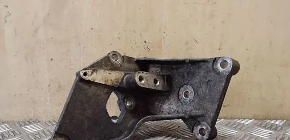 Nissan X-Trail T31 Gearbox mounting bracket