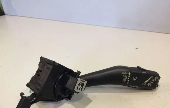 Volkswagen Tiguan Wiper control stalk 1KO953519J 1KO953519