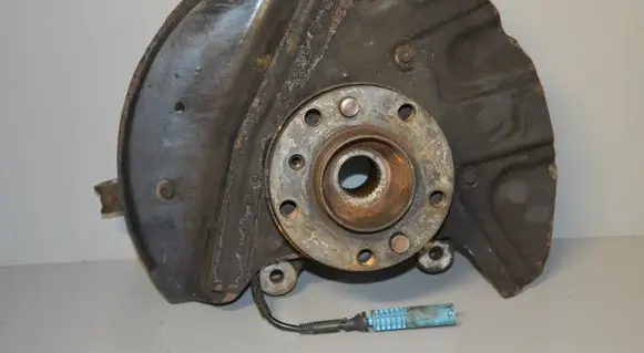 BMW X5 E53 Front wheel hub