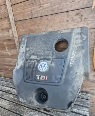 Volkswagen Golf IV Engine cover (trim)