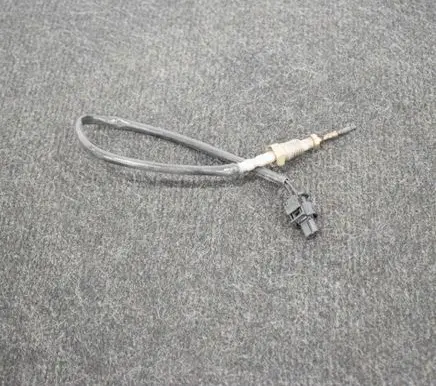 BMW 4 F32 F33 Oil temperature sensor 2656001902 7805606