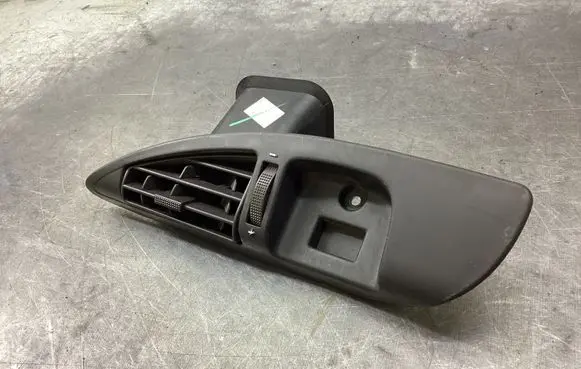 Peugeot 807 Dash center air vent grill 1488068077 A1000119 22640