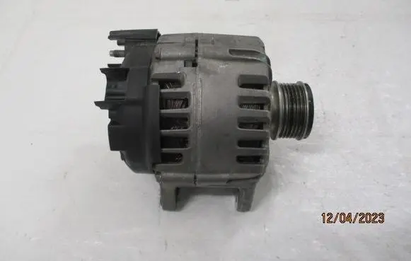 Renault Kadjar Generator/alternator 231006293R 23 10 06 29 3R