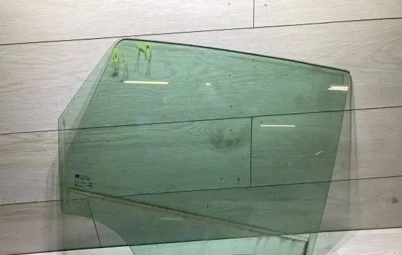 Opel Crossland X Rear door window glass