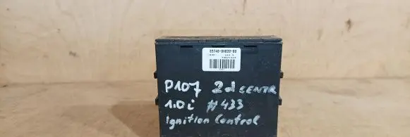 Peugeot 107 Door central lock control unit/module 897400H02000 897400H020 72677312