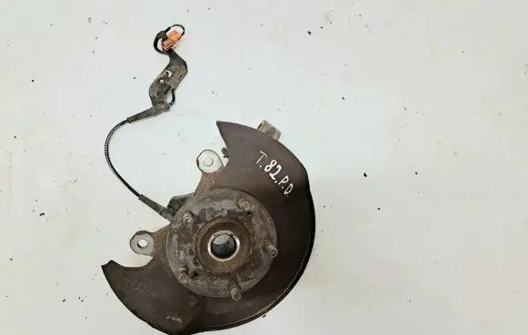 Honda FR-V Front wheel hub
