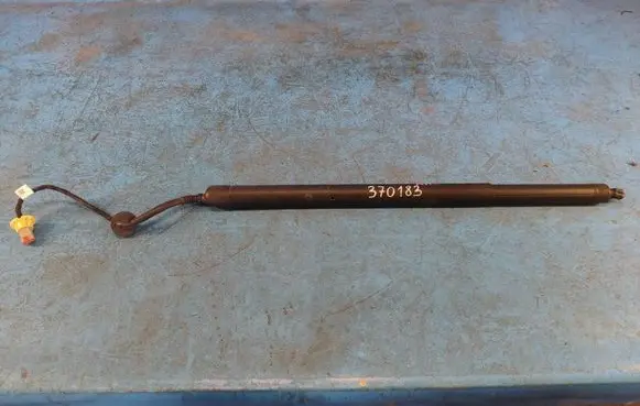 Ford Expedition Shock absorber/damper mounting bracket KL1Z14B351A
