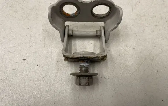 Toyota Yaris Tailgate/trunk/boot hinge