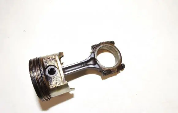 Subaru Impreza I Piston with connecting rod