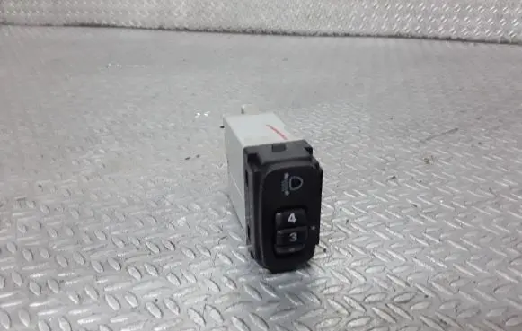 Citroen C-Crosser Headlight level height control switch