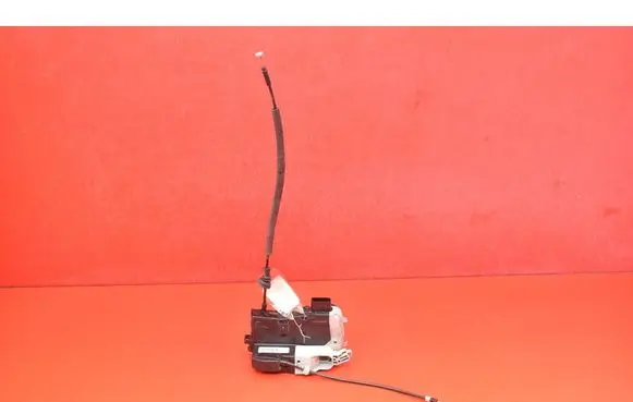 Hyundai ix20 Front door lock 813101K000