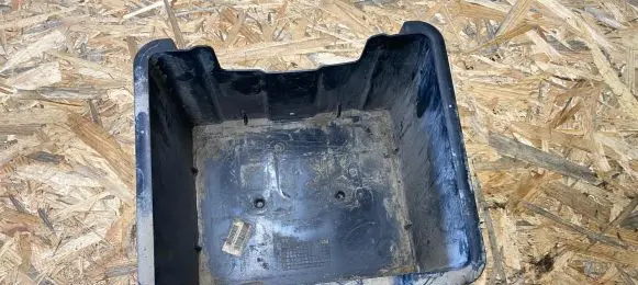 Honda CR-V Battery box tray 