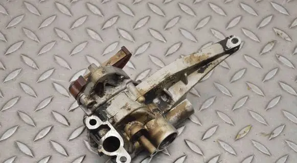 Mercedes-Benz CLS C219 Oil pump A2721800501