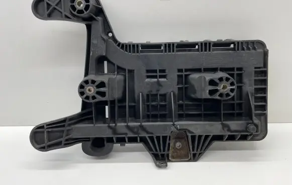 Volkswagen Jetta V Battery tray 1K0915333C