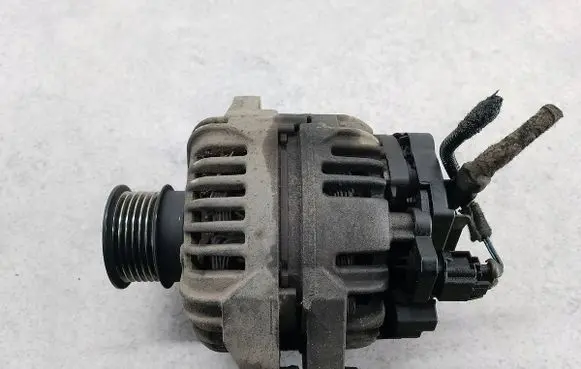 Opel Zafira B Generator/alternator 13229990
