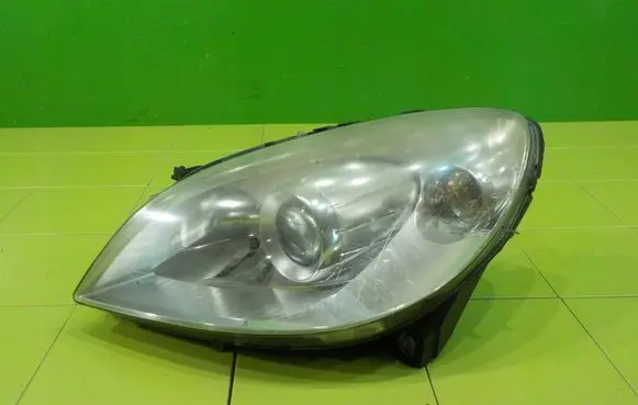 Mercedes-Benz B W245 Headlight/headlamp 0301220601 ZP39