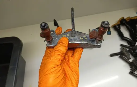 Subaru Outback Fuel injector 146002406