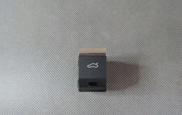Tailgate opening switch