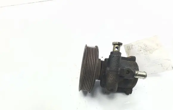 Seat Ibiza II (6k) Power steering pump 030145157