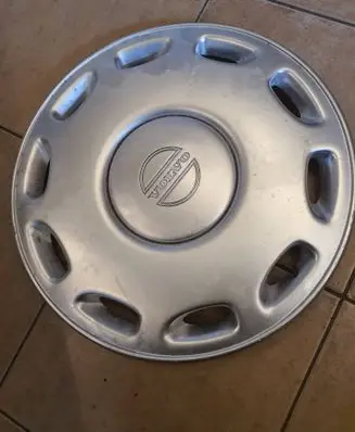 Volvo 440 R14 wheel hub/cap/trim PA6GF12M20 81280 461241