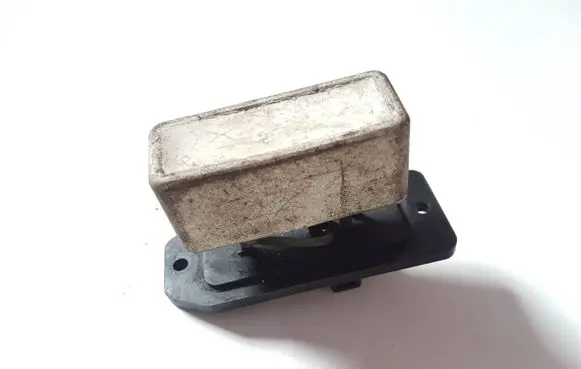 Mitsubishi Carisma Heater blower motor/fan resistor 3S071