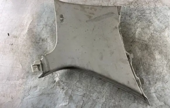 (D)pillar trim (top)