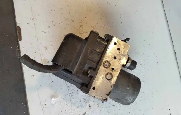 Mercedes-Benz Vito Viano W638 ABS Pump 0265950159