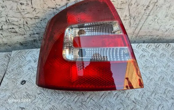 Skoda Octavia Mk2 (1Z) Rear/tail lights 1Z5945095A 1Z5945111A